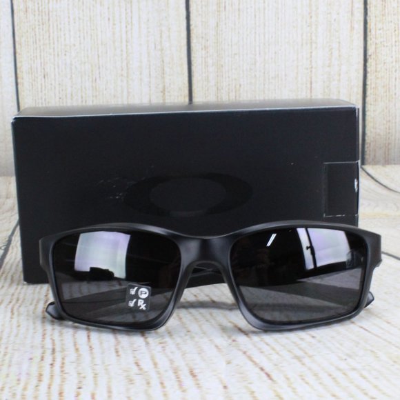 Oakley Other - NEW OAKLEY CHAINLINK Black Frame Gray Sunglasses